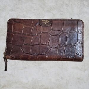 Fossil Brown Croc-Embossed Zip-Around Wallet